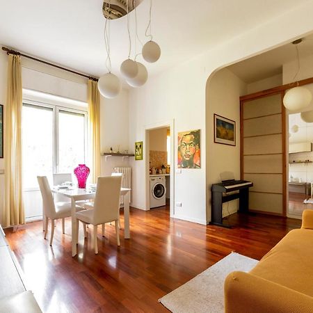 Milano Calvairate Balcony Apt Exterior foto